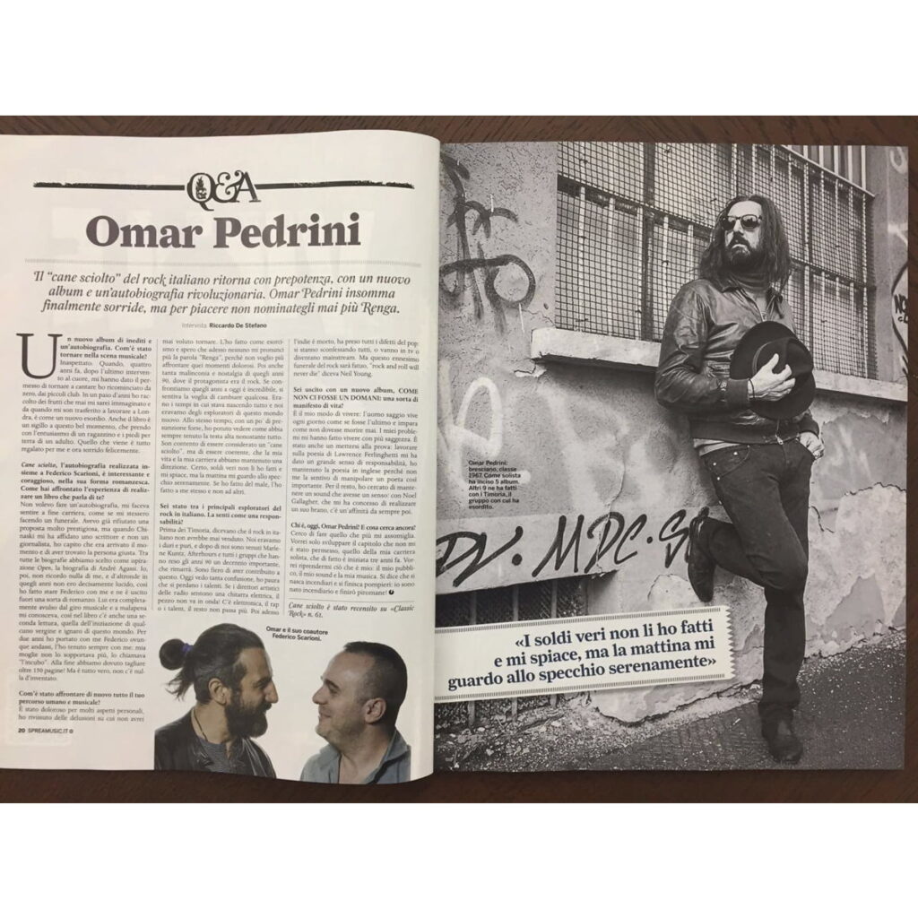 Classic Rock Italia Intervista ad Omar Pedrini con pubblicazione di una fotografia tratta da un mio shooting fotografico (pagina di destra).